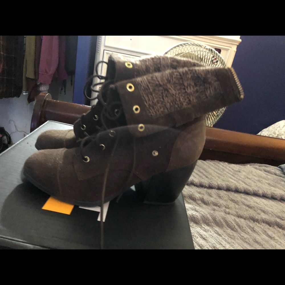 Boots with a pump.